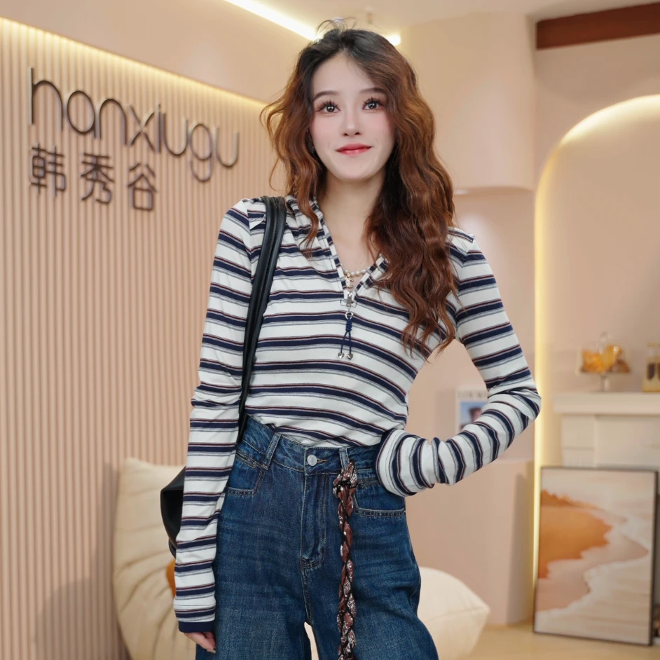 设计感时尚百搭条纹撞色拼接针织连帽上衣女2025早秋新款潮80059