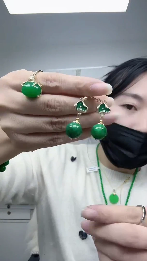 颈饰未镶嵌翡翠花青弹珠耳坠