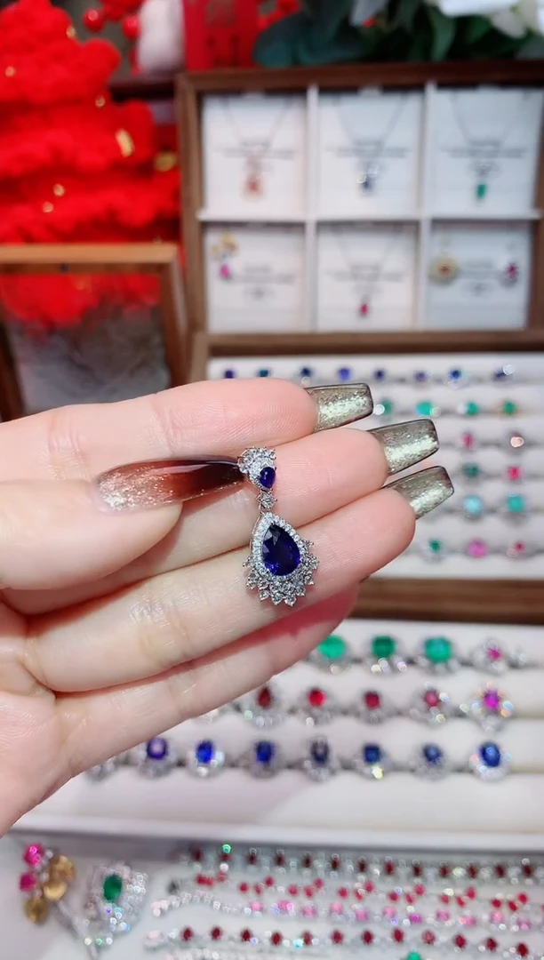 吊坠蓝宝石18K金镶嵌1.39ct/天然宝石/七天无理由