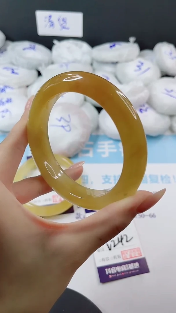 未镶嵌手镯石英质玉多样性发货V