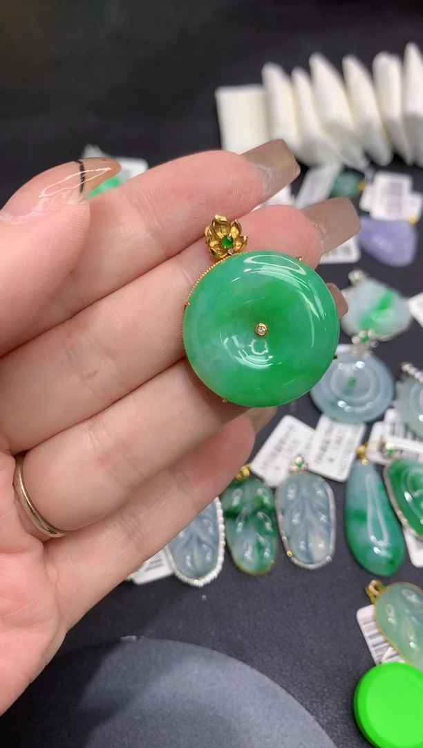 吊坠(不含链)18K金镶嵌翡翠雨*1111