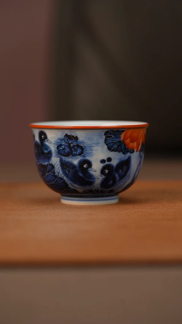 陶瓷又见春风青花矾红鸭子杯
