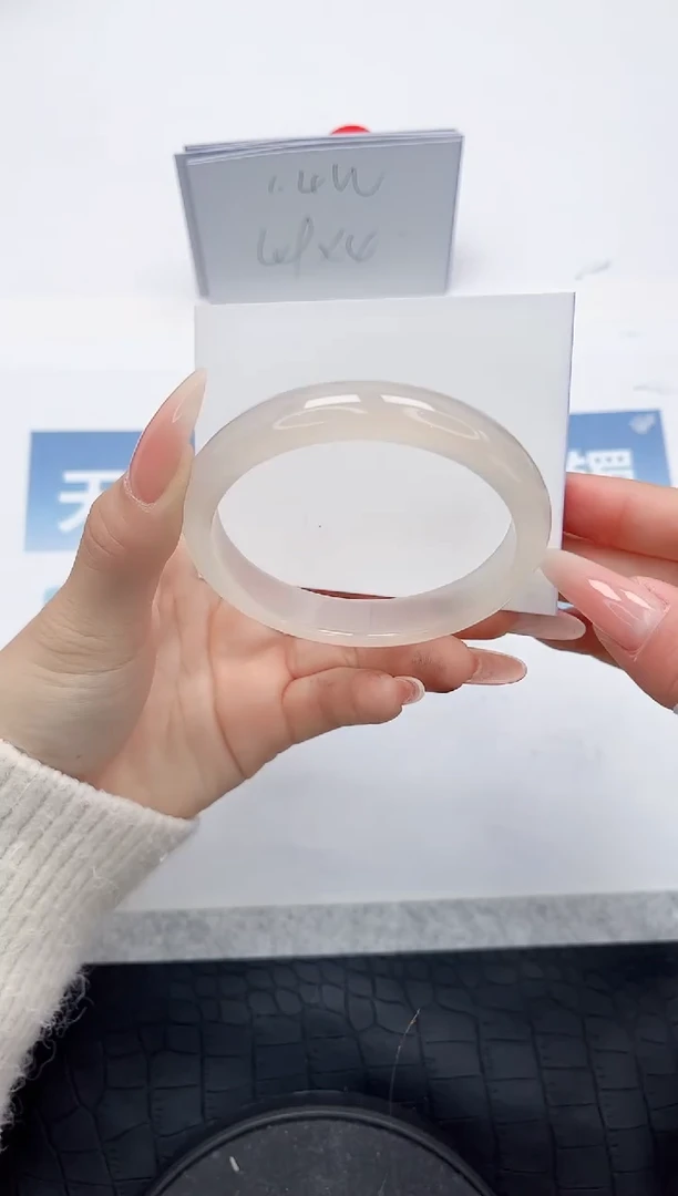 【闪购商品】石英质玉手镯未镶嵌L222-60