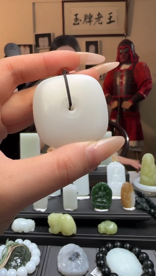 【闪购商品】和田玉玉琮未镶嵌吊坠