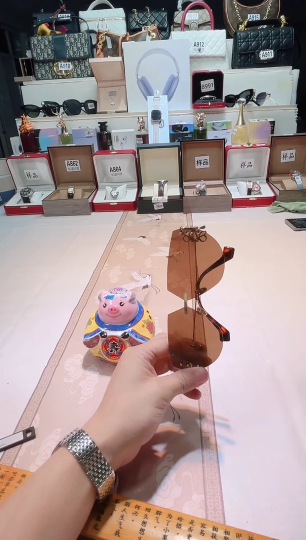 瓷片瓷器 库房到期 全部地板价@@1