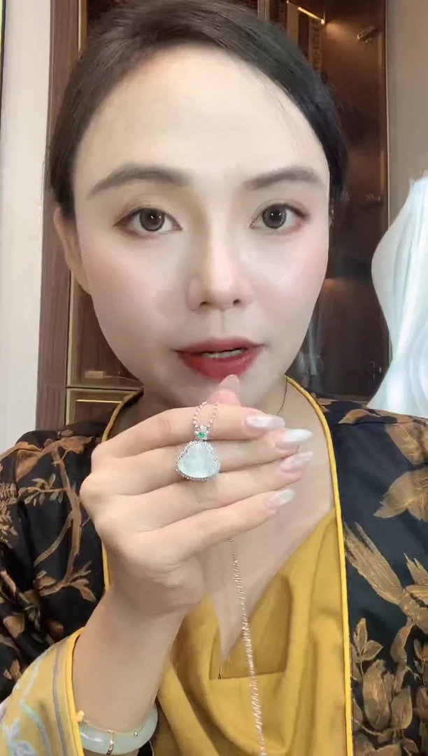 翡翠18K金镶嵌吊坠(不含链)C84