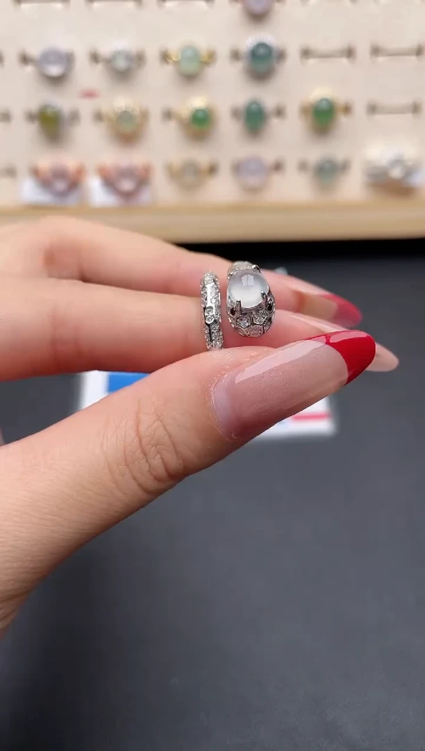 【闪购商品】翡翠戒指银S925镶嵌一物一证一礼盒