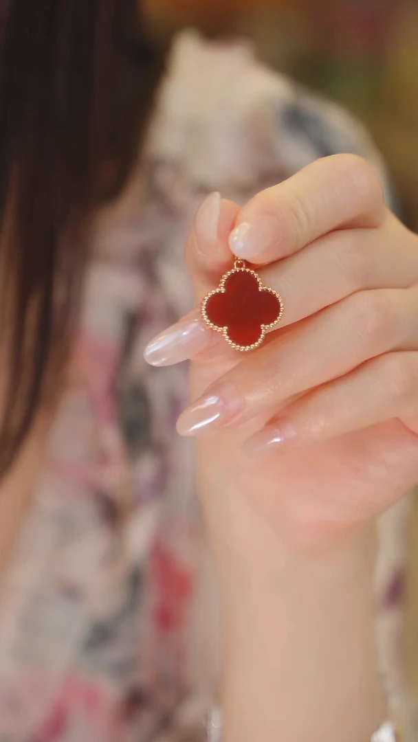 18K金镶嵌吊坠玛瑙/玉髓20mm吊坠