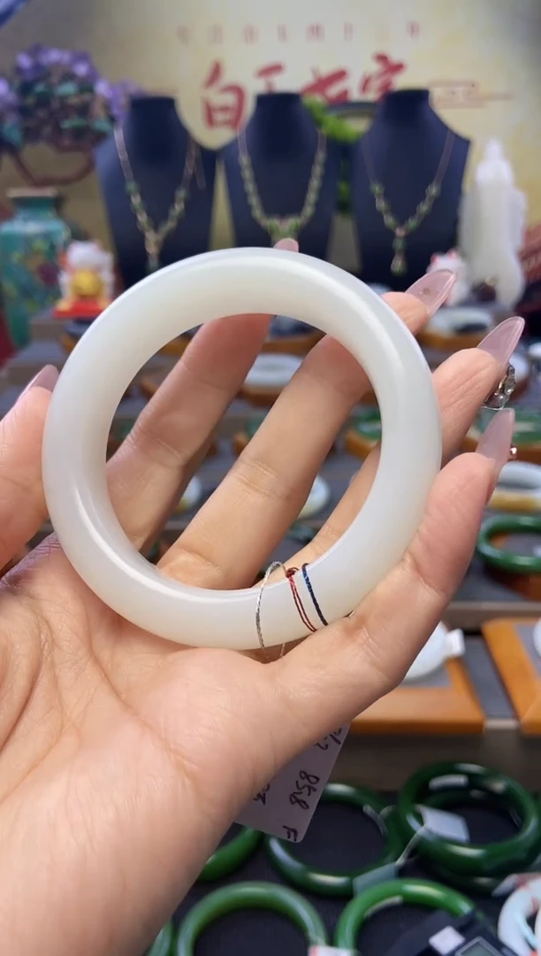 未镶嵌手镯和田玉新疆山流水羊脂玉手镯