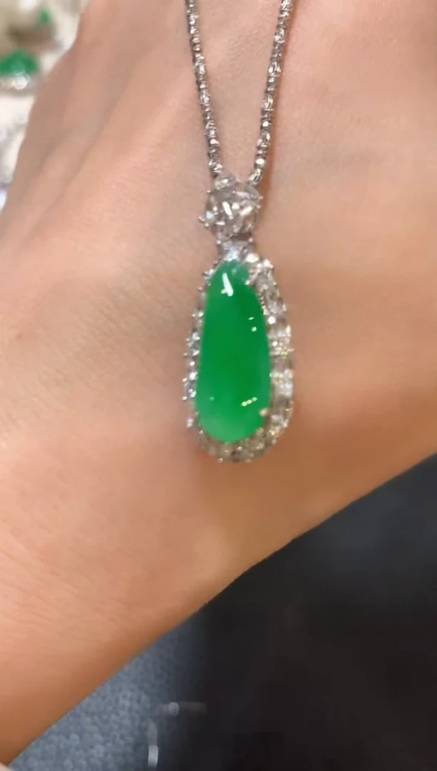 吊坠(不含链)18K金镶嵌翡翠m147