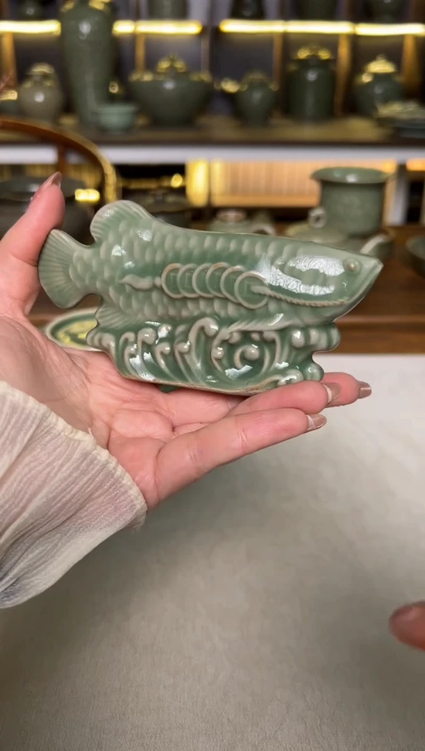 陶瓷耀州窑秘色金龙鱼茶宠摆件