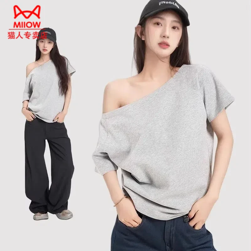 猫人灰色斜肩短袖T恤女款2025夏季新款一字领露肩宽松慵懒风上衣