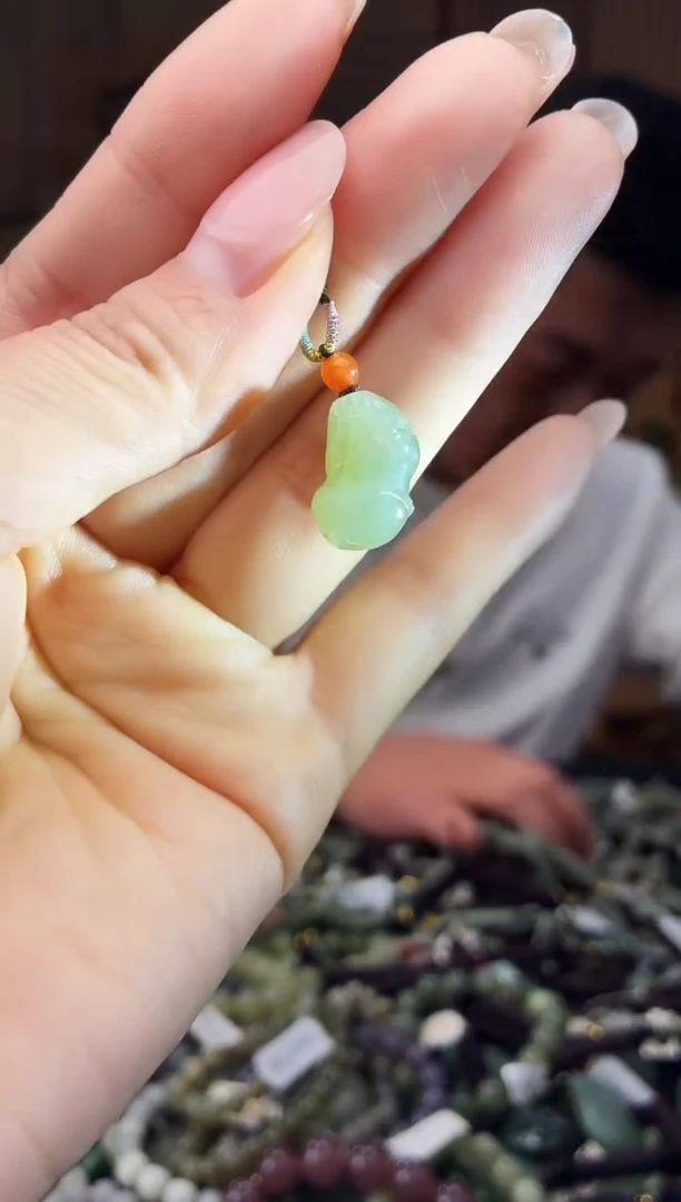 颈饰未镶嵌和田玉多样性发货，拍一发一