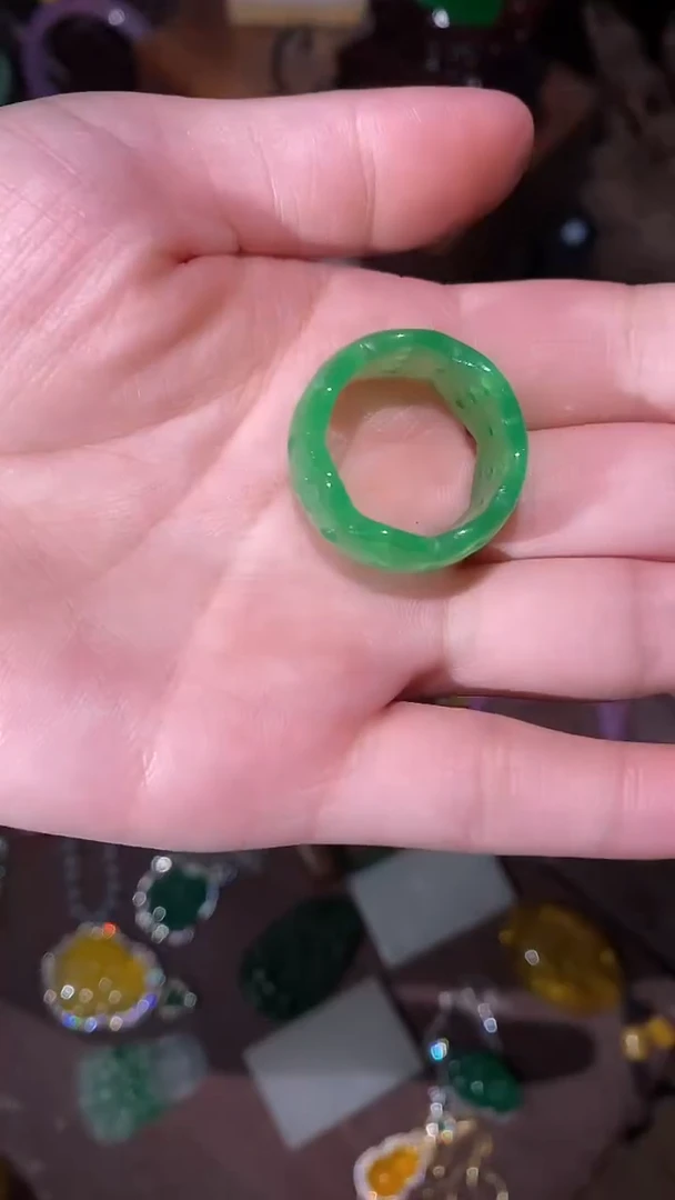 翡翠戒指未镶嵌永玉阁精品专属摆件