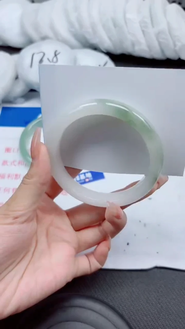 石英质玉手镯未镶嵌A140-61.62
