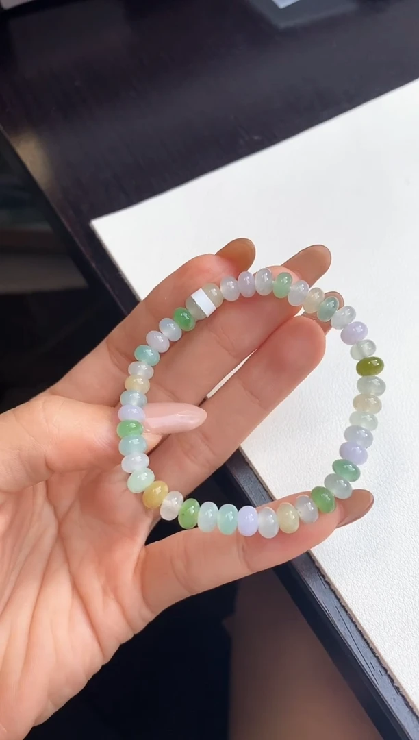 颈饰未镶嵌翡翠手串