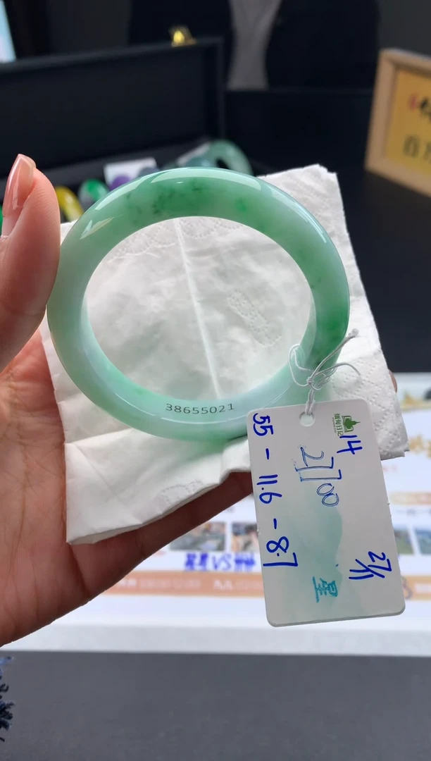 未镶嵌手镯翡翠翡翠自带#送人#，假一赔三