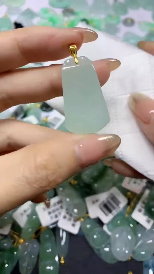 颈饰未镶嵌翡翠天然翡翠A货
