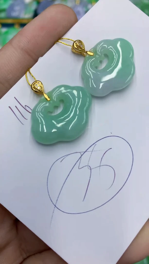 翡翠未镶嵌颈饰11111111111多样性发其一