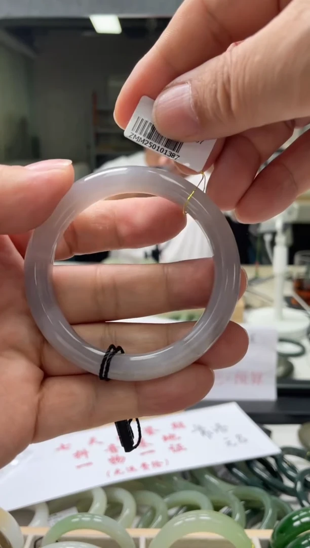 【闪购商品】和田玉手镯未镶嵌编码1387 圈口55-56