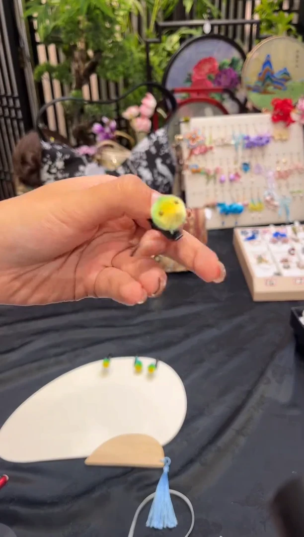 织绣欠**头非遗苏绣饰品