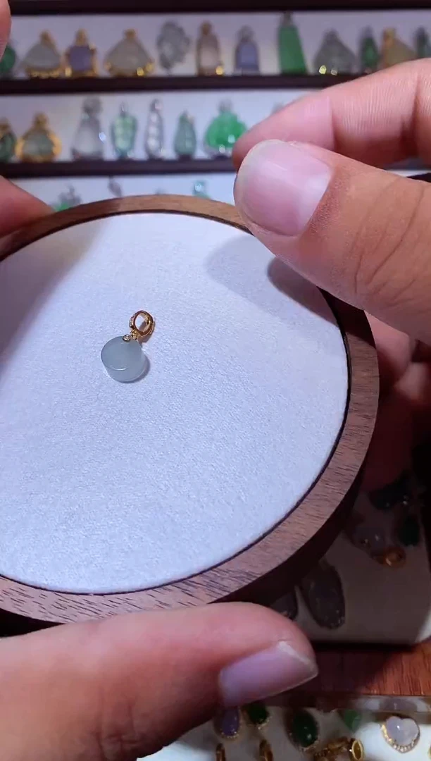 吊坠(不含链)18K金镶嵌翡翠111111