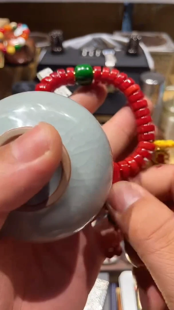 瓷片闪购商品 如图所示