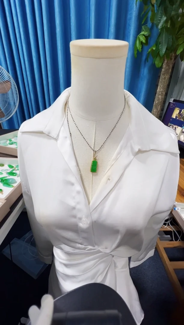 吊坠(不含链)18K金镶嵌翡翠2380