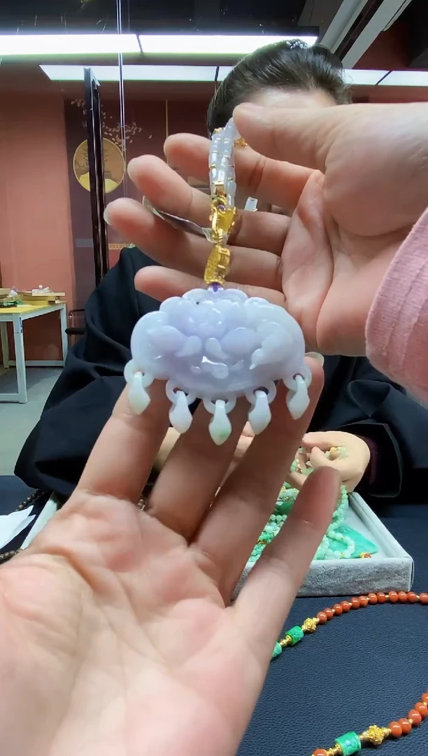 颈饰未镶嵌翡翠吊坠