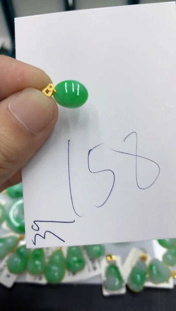 【闪购商品】翡翠颈饰18K金镶嵌翡翠