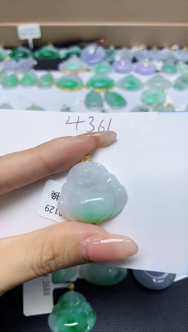 翡翠18K金镶嵌颈饰 天然缅甸翡翠A货