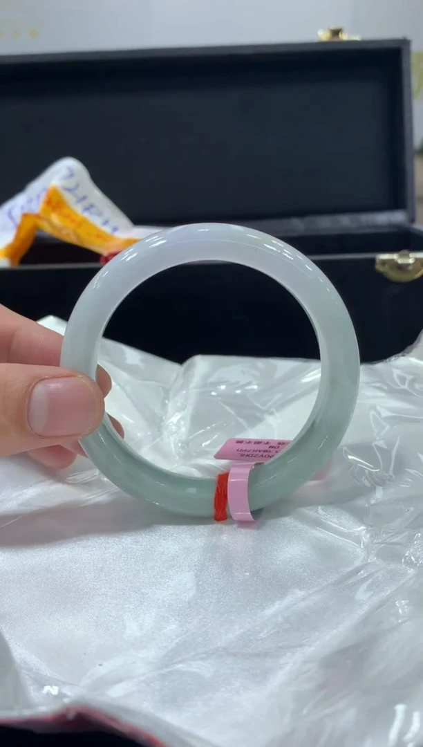 未镶嵌手镯翡翠翡翠手镯