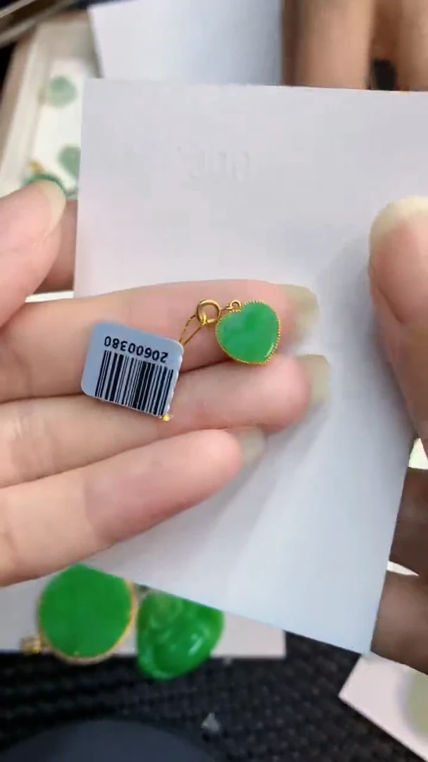 【闪购商品】翡翠颈饰18K金镶嵌            8