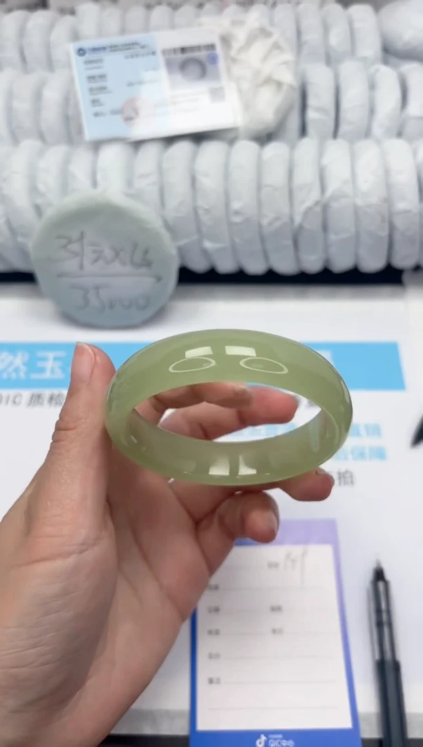 【闪购商品】石英质玉手镯未镶嵌149-59