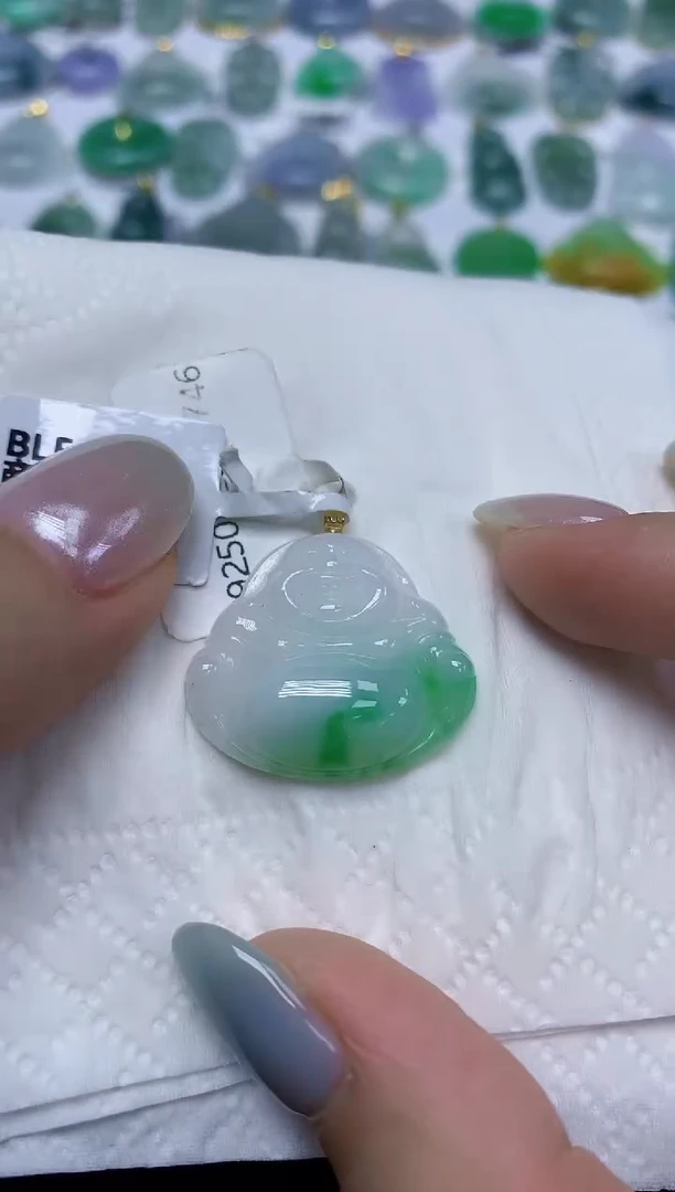 翡翠18K金镶嵌颈饰天然缅甸翡翠A货