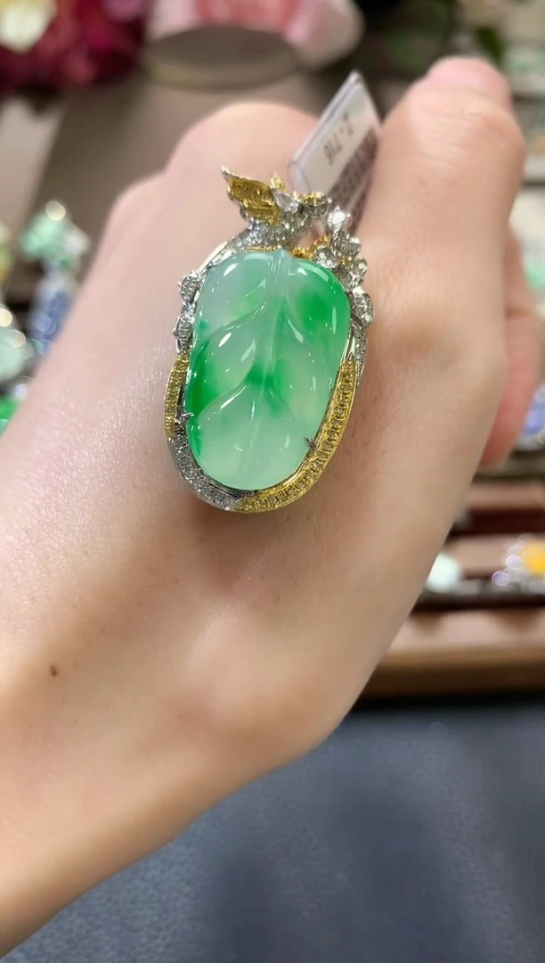 吊坠(不含链)18K金镶嵌翡翠c62