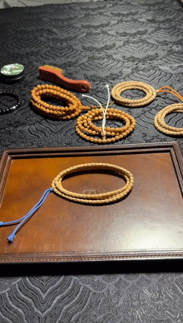 手串柏香籽/百香籽小鱼出品--奶油皮小短腿