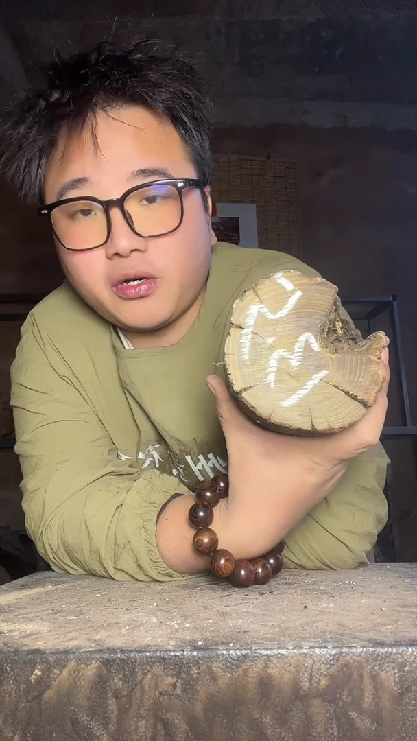 香榧木谦**成紫柚木原木