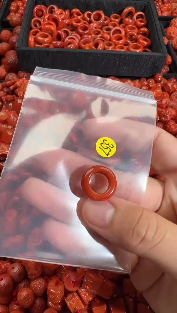 南红玛瑙未镶嵌颈饰1