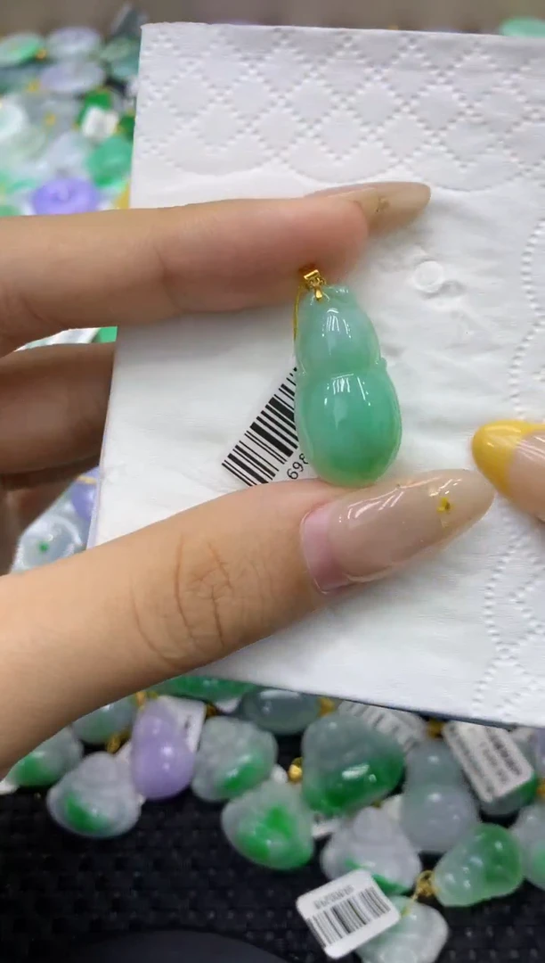 颈饰18K金镶嵌翡翠天然缅甸翡翠A货