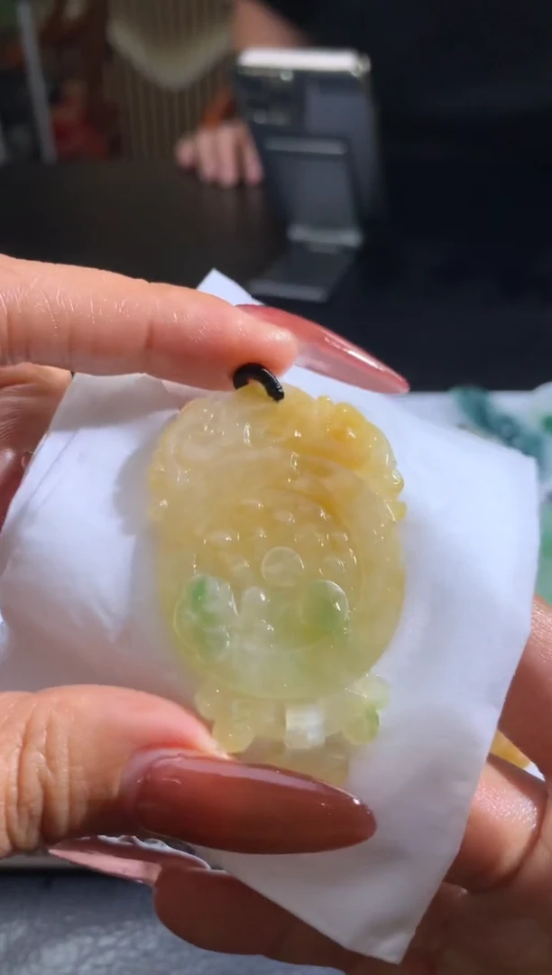 未镶嵌定制翡翠M****菲翡翠