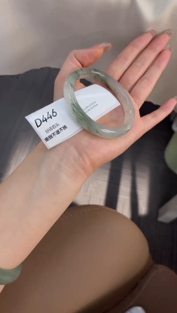 未镶嵌手镯石英质玉微瑕446