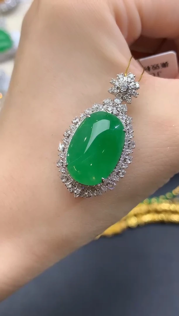 翡翠18K金镶嵌吊坠(不含链)吊坠(不含链)|19800