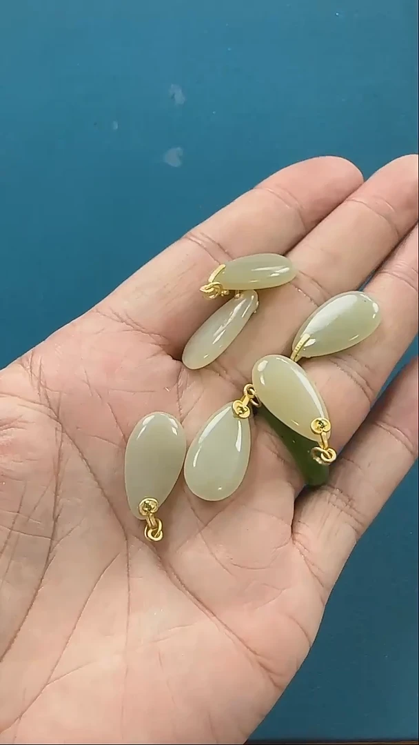 未镶嵌和田玉挂件78*锁骨坠（多样性拍一发一）