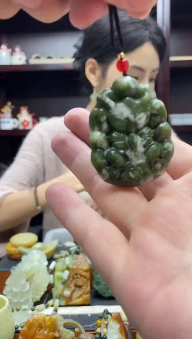 未镶嵌岫玉吊坠·