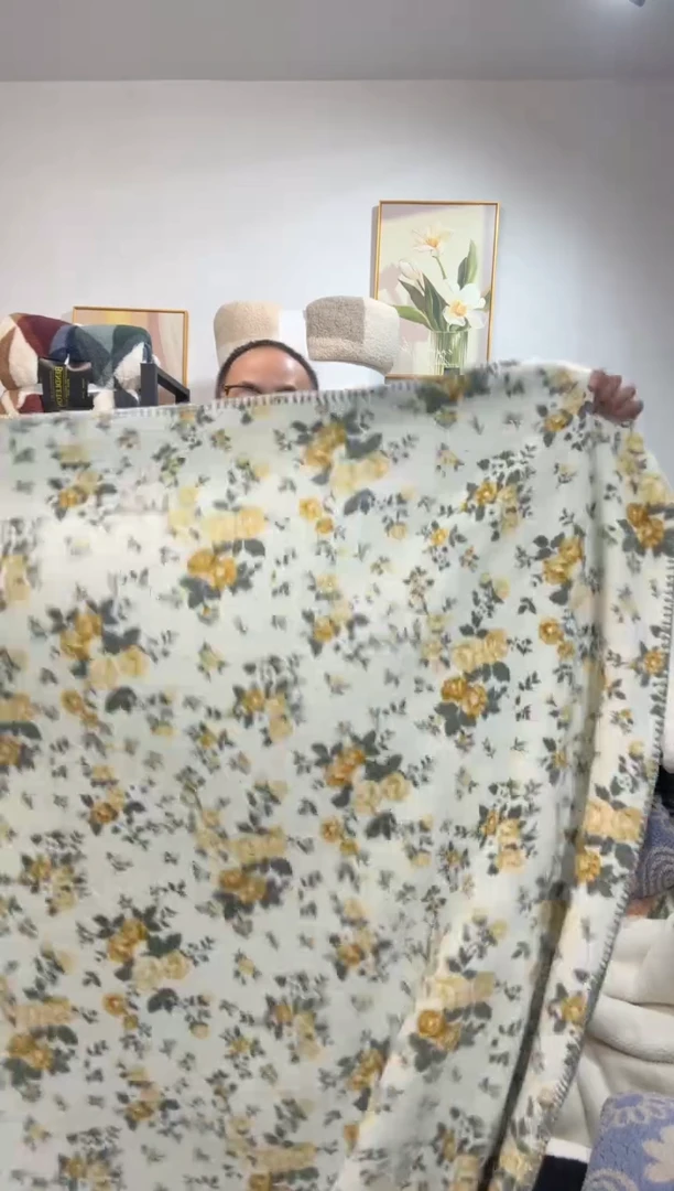 聚酯纤维127*177 黄色小碎花