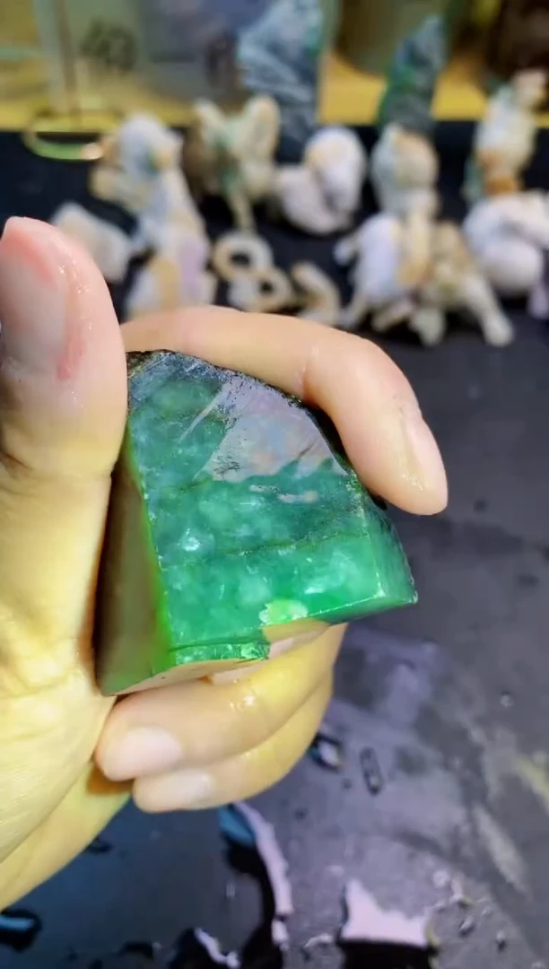 翡翠未镶嵌颈饰天然翡翠069