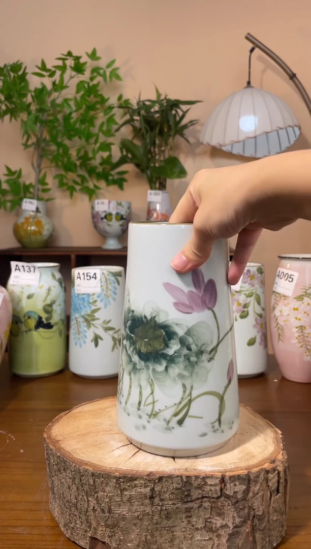 景德镇手绘陶瓷花瓶