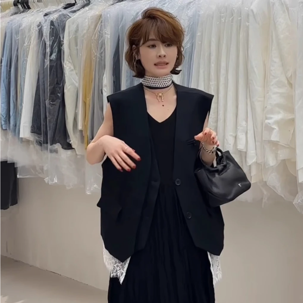 欧洲站2025春季V领门襟撞色拼接内里蕾丝拼接假两件无袖西装马甲