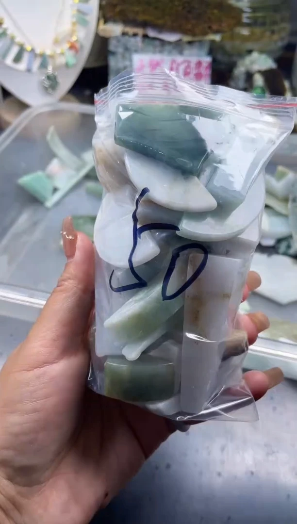 翡翠配石天然翡翠大号500克50